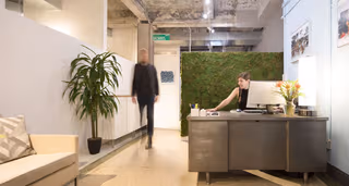 1 Person Coworking Desk
