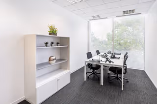 10 Person Private Office