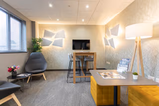 10 Person Private Office