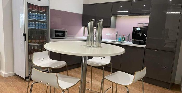 118 Putney Bridge Road, Greater London - Image 2