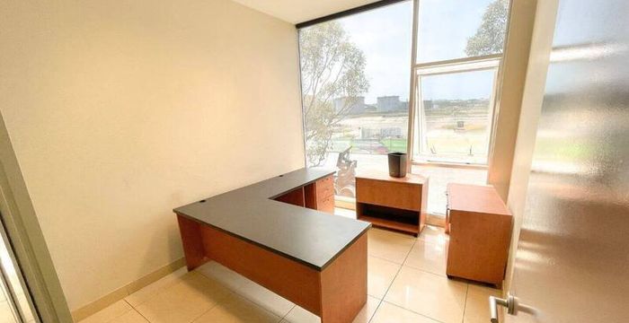 8 Coal Pier Road, Banksmeadow - Image 3