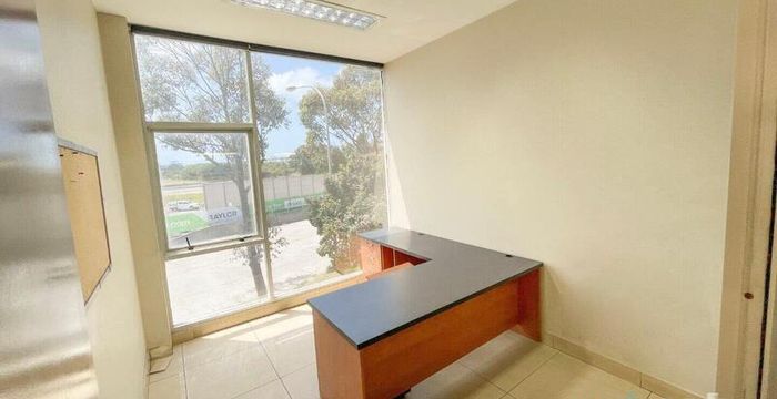 8 Coal Pier Road, Banksmeadow - Image 2