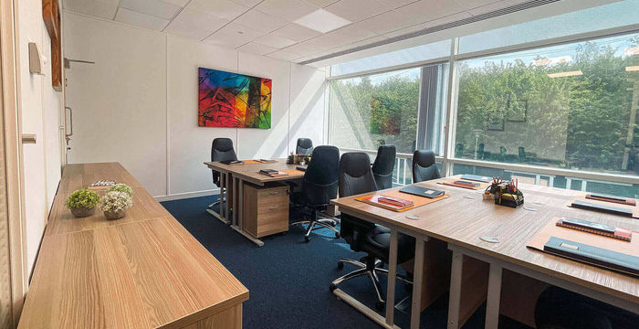 720 Centennial Court, Elstree - Image 2