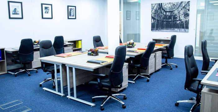 720 Centennial Court, Elstree - Image 5