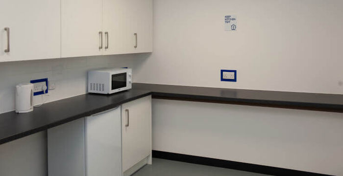 893 Great West Road, Isleworth - Image 4