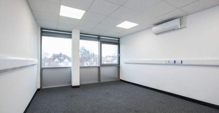 160 Bromley Road, Catford - Image 2