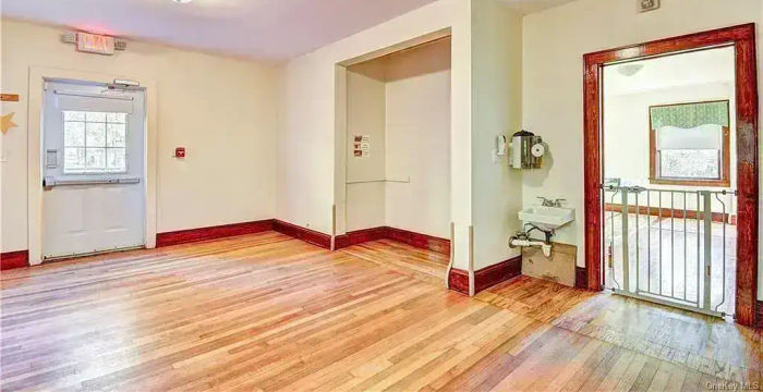 2493 New York 52, Hopewell Junction - Image 2