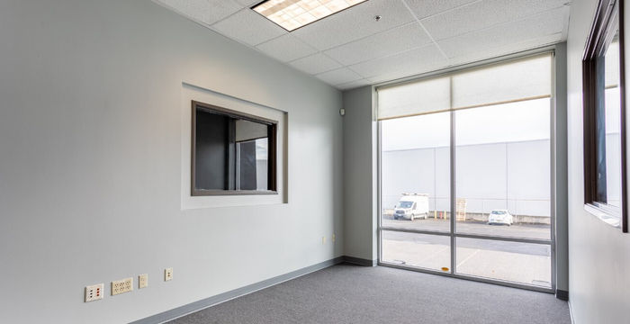 2455 Nw Nicolai St, Portland - Image 3