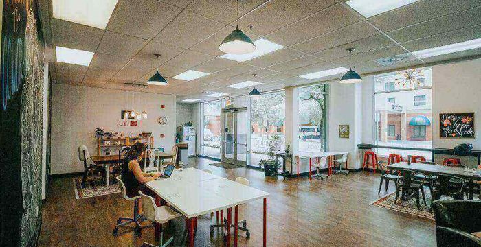 102 E 2nd St, Davenport - Image 4