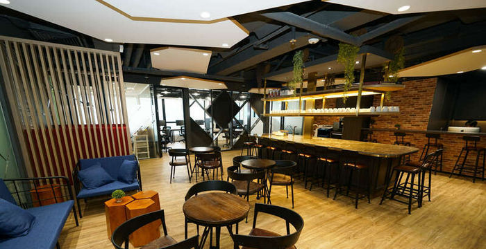 322 Des Voeux Road Central Sheung Wan, Hong Kong Island - Image 3