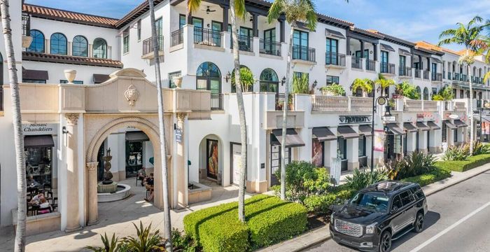 780 Fifth Avenue South, Naples - Image 2