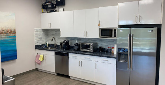 2630 Croydon Dr, Surrey - Image 4