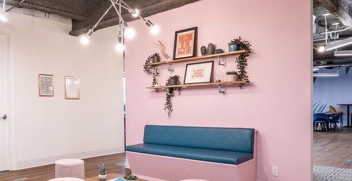 180 Dundas St W, Toronto - Image 2