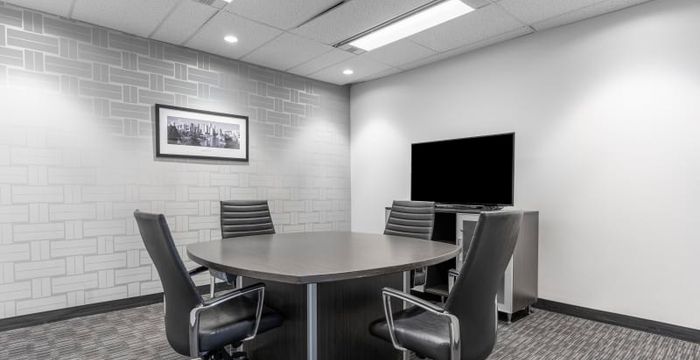 10665 Jasper Avenue, Edmonton - Image 3