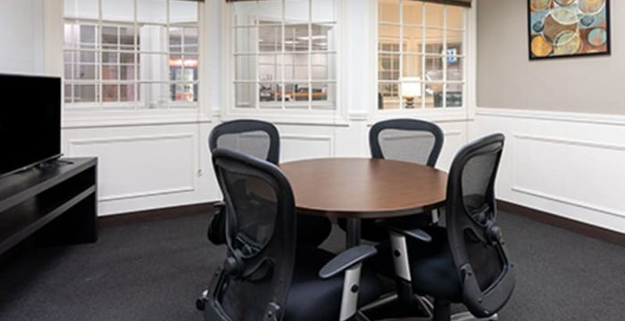 15 Constitution Dr 15 Constitution Dr, Bedford - Image 3