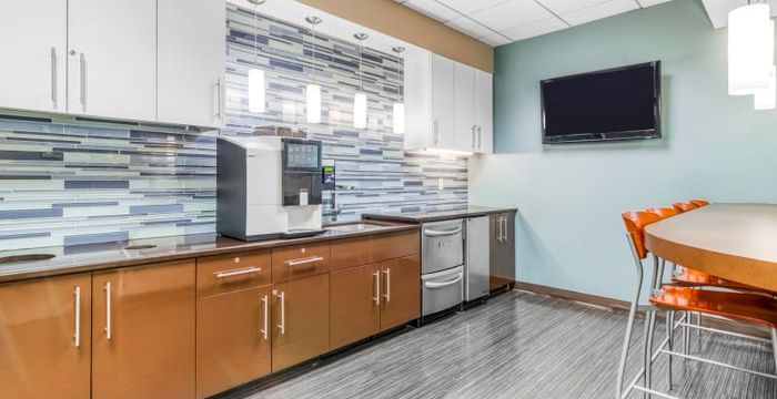 8875 Hidden River Pkwy, Tampa - Image 5