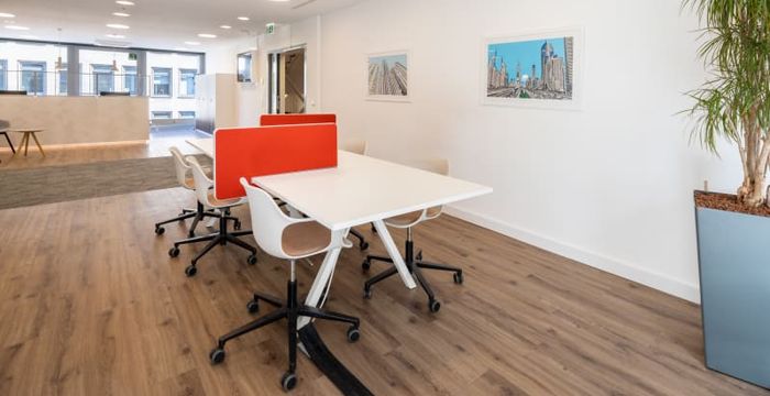 92a Koenigsallee, Dusseldorf - Image 5