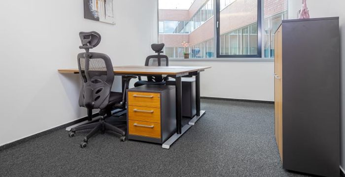 Oktober Huszonharmadika U 8-10, Budapest - Image 3