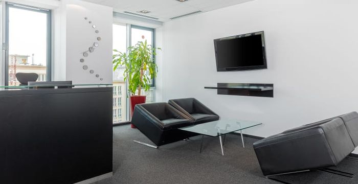 Oktober Huszonharmadika U 8-10, Budapest - Image 4