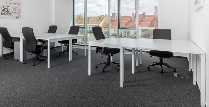 Oktober Huszonharmadika U 8-10, Budapest - Image 2