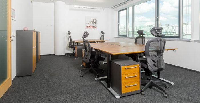 Oktober Huszonharmadika U 8-10, Budapest - Image 2