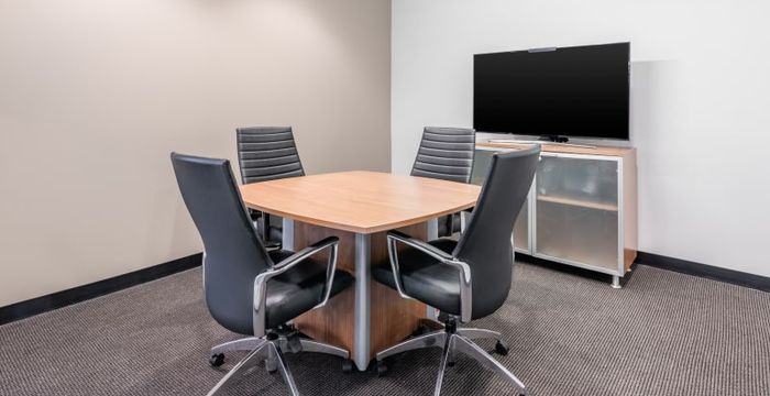 180 Northfield Drive West, Waterloo - Image 4