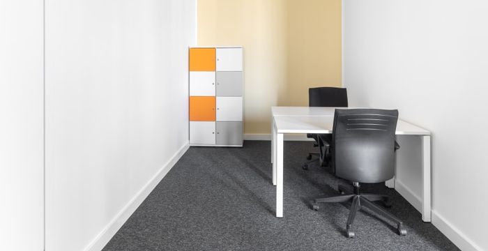 678/23 Rohanske Nabrezi, Prague - Image 5