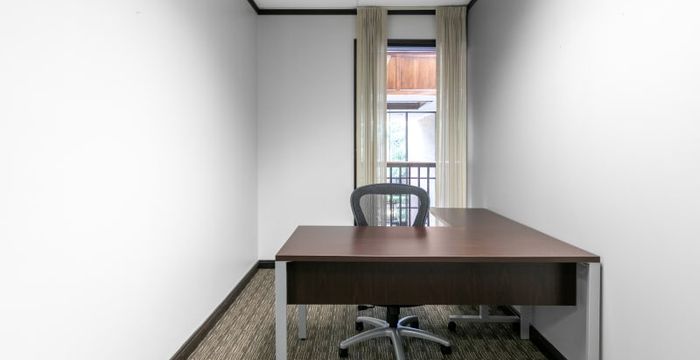 950 Echo Lane Hedwig Village, Houston - Image 4