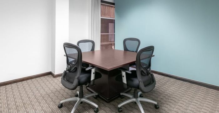 950 Echo Lane Hedwig Village, Houston - Image 3