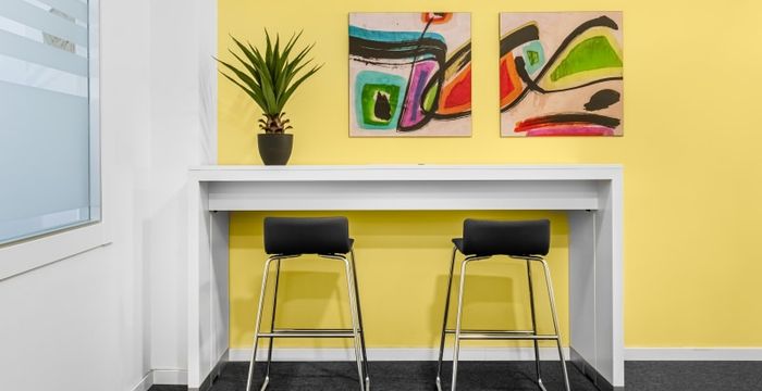 69 Avenida De Eduardo Dato, Seville - Image 2