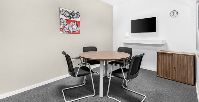 69 Avenida De Eduardo Dato, Seville - Image 2