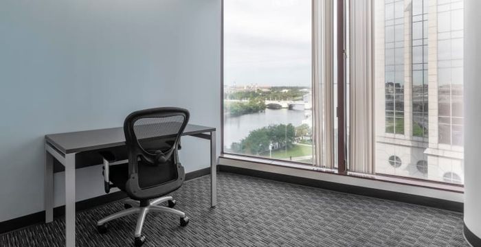 100 S Ashley Drive, Tampa - Image 2