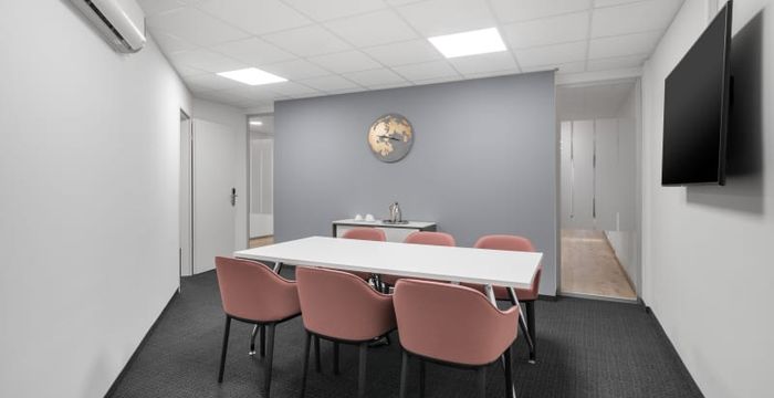 70 Hahnstrasse, Frankfurt Am Main - Image 3