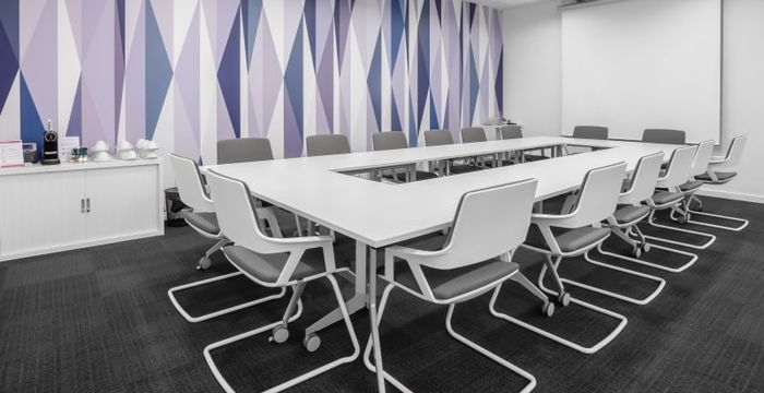 1789/5 Ip Pavlova Square, Prague - Image 4