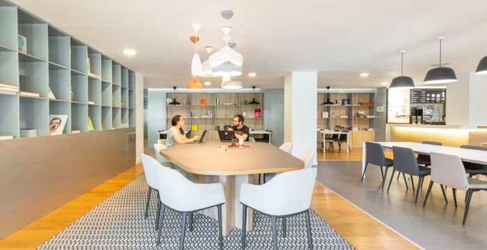 62 Calle De Alfonso Xii, Madrid - Image 2