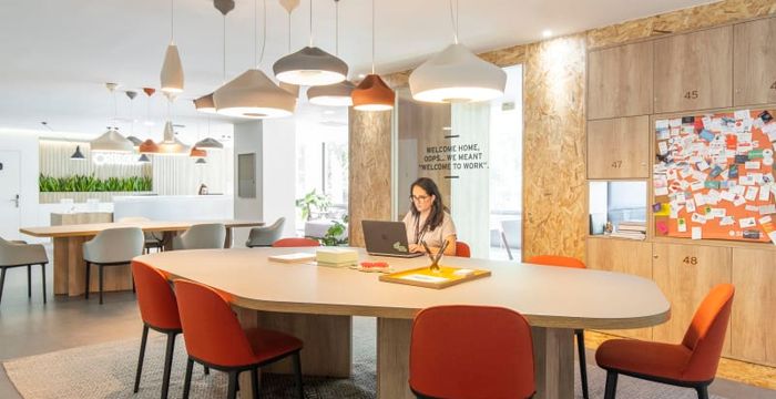 62 Calle De Alfonso Xii, Madrid - Image 2