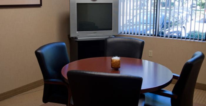 8270 Woodland Center Blvd, Tampa - Image 4