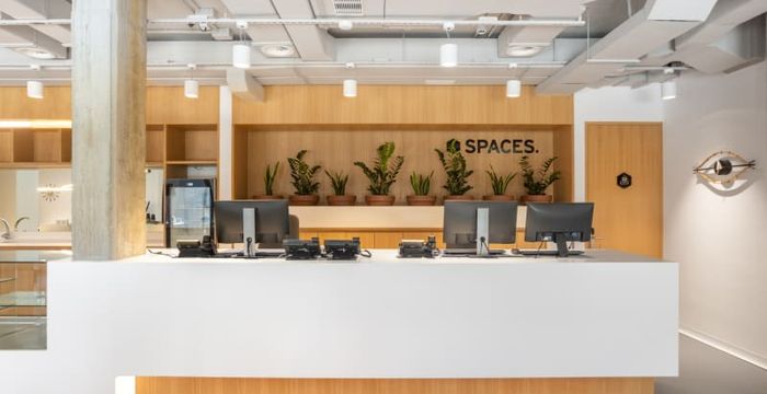 6-14 Passatge Mas De Roda, Barcelona - Image 2