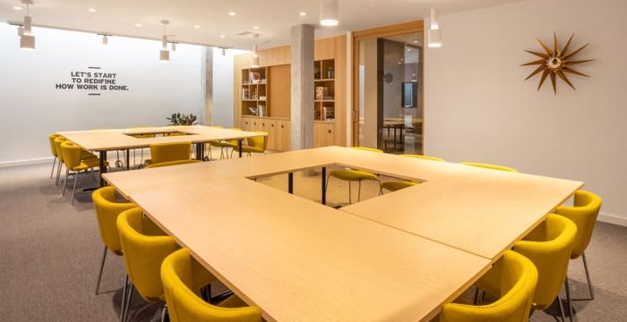 6-14 Passatge Mas De Roda, Barcelona - Image 3