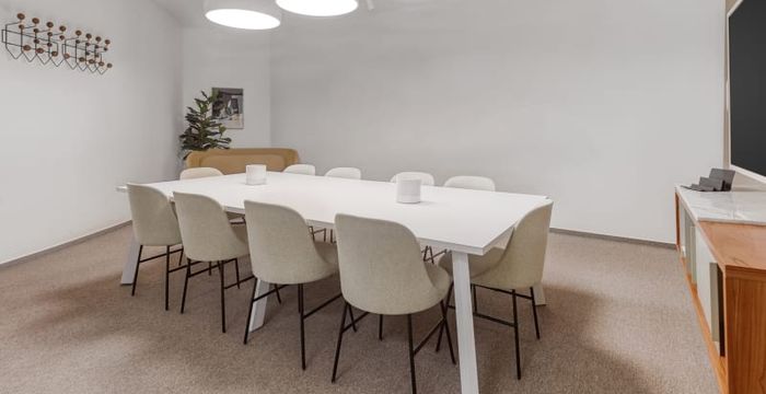 Szervita Square 8, Budapest - Image 3