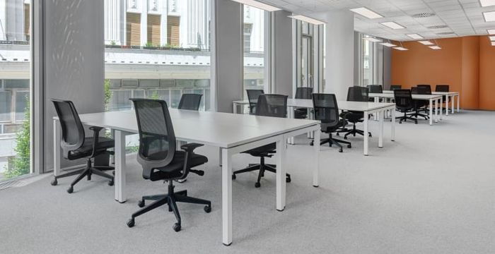 Szervita Square 8, Budapest - Image 2