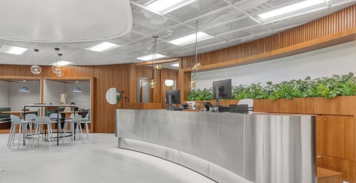 Szervita Square 8, Budapest - Image 2