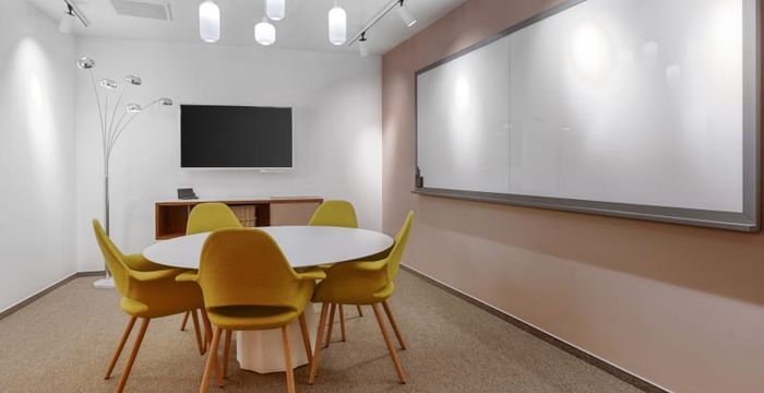 Szervita Square 8, Budapest - Image 5