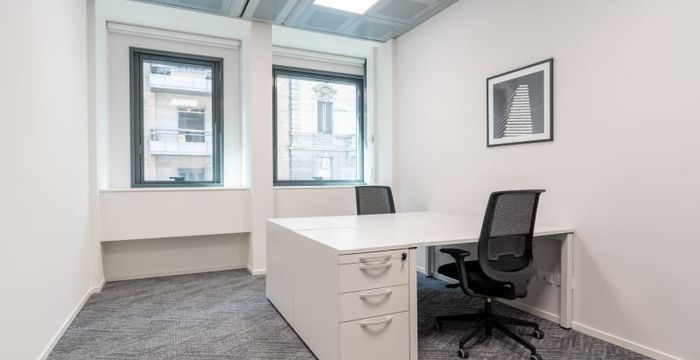 Via Broletto 46, Milan - Image 4