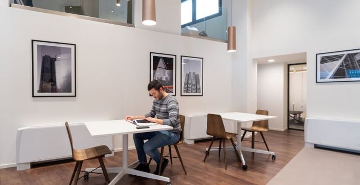 Via Broletto 46, Milan - Image 2