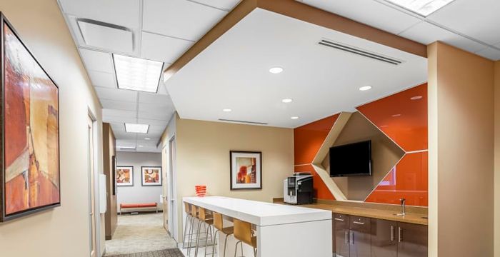 2815 Forbs Avenue, Hoffman Estates - Image 2