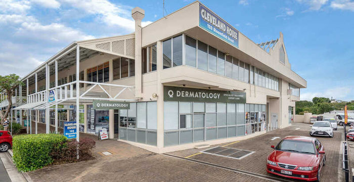 120 Bloomfield Street, Cleveland - Image 2