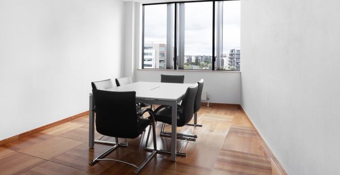 The Crescent Building - Image 5