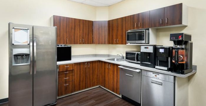 4145 North Service Road, Burlington - Image 2