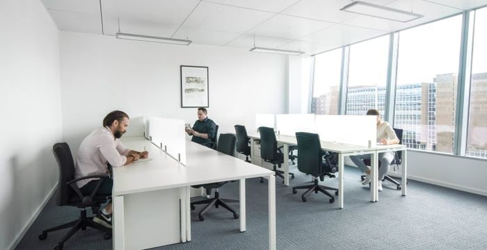 12 Am Flughafen, Frankfurt Am Main - Image 5